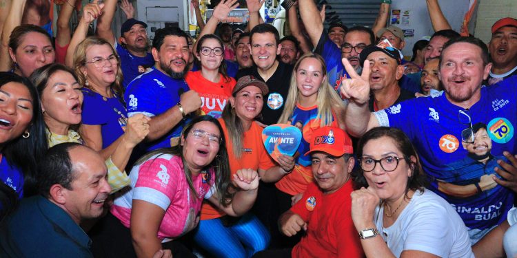 Moradores da Compensa aderem à onda laranja e participam da caminhada ‘David 70’