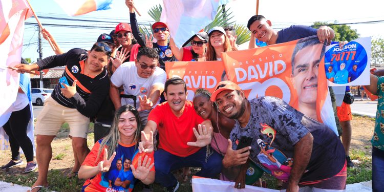 Bandeiraço #David70 reúne centenas de apoiadores nas zonas Norte, Leste e Oeste
