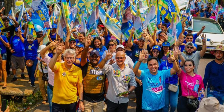 Coronel Menezes faz caminhada no São Francisco e Coroado e destaca compromisso com o social