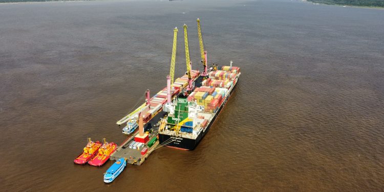 Chibatão em Movimento: Grupo inicia operações no píer flutuante em Itacoatiara