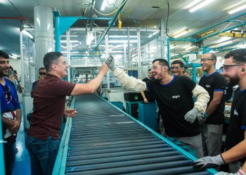 Em visita à Elgin, David Almeida trata das articulações para garantir os empregos na Zona Franca de Manaus