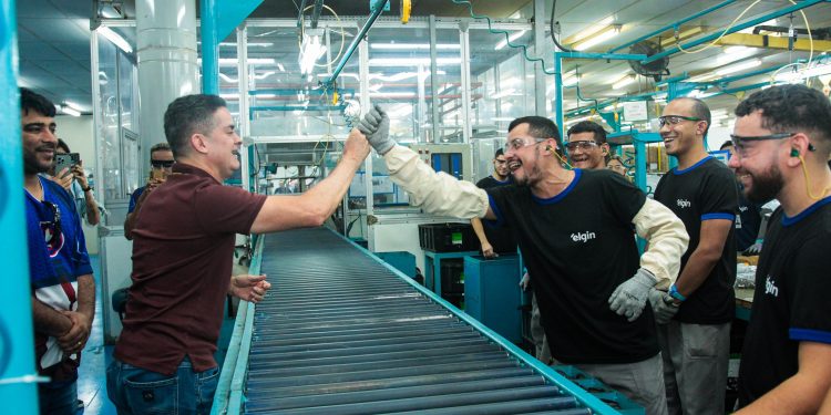 Em visita à Elgin, David Almeida trata das articulações para garantir os empregos na Zona Franca de Manaus