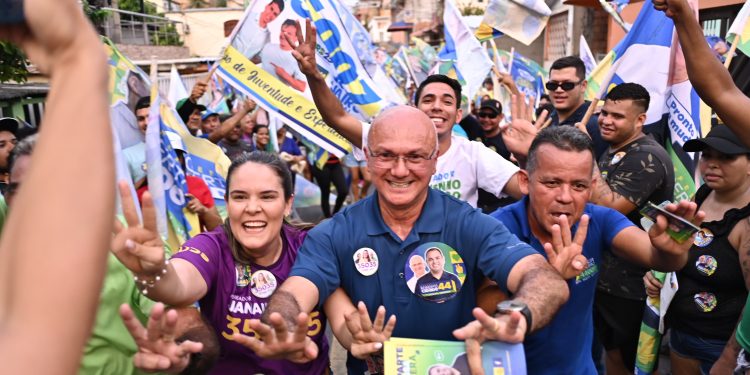 Coronel Menezes leva ‘Caravana 44’ para o Nossa Senhora das Graças, Santo Antônio e ganha apoio dos moradores