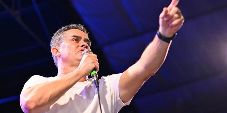 Enquanto David se aproxima de 40 pontos, adversários não passam de 20, confirma Quaest