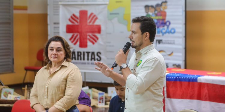 Capitão Alberto Neto e Professora Maria do Carmo firmam compromisso com os direitos das crianças e adolescentes em Manaus