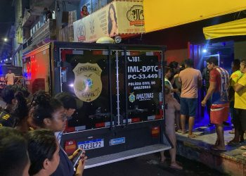 Pistoleiros matam homem que assistia jogo do Flamengo em bar da Compensa