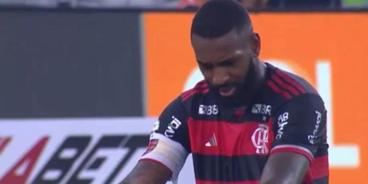 Flamengo sofre empate do Vasco no fim e fica a 8 pontos da Liderança do Brasileirão