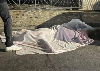 Após ser morto por facção, ex-presidiário tem corpo arrastado até a rua da Compensa