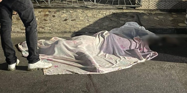 Após ser morto por facção, ex-presidiário tem corpo arrastado até a rua da Compensa