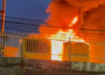 Incêndio atinge garagem da Global Green e dois ônibus são consumidos pelo fogo