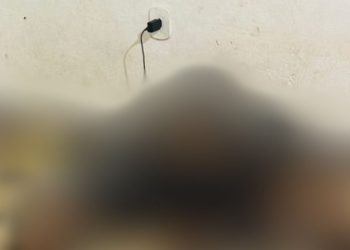 Moradores sentem cheiro forte e acham jovem morto dentro de kitnet em Manaus