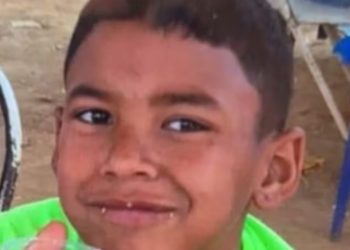 Após desaparecer por 15 dias, corpo de menino de 10 anos é achado em fossa