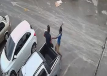 Homem aparece sendo esfaqueado na Feira do Produtor