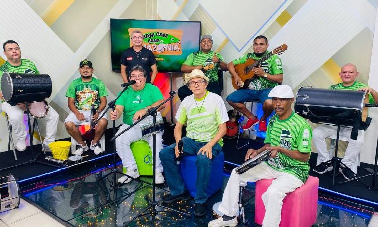 Grupo Vozes da Mocidade e Diretoria da Escola de Samba de Aparecida no Bambambans da Amazônia.