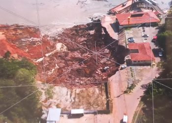 Vídeo: Porto da Terra Preta desaba em Manacapuru