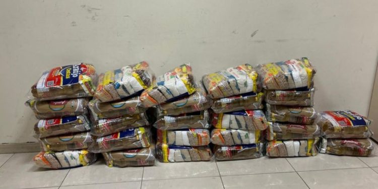 PF apreende 25 cestas básicas para distribuição por candidato a vereador em Manaus