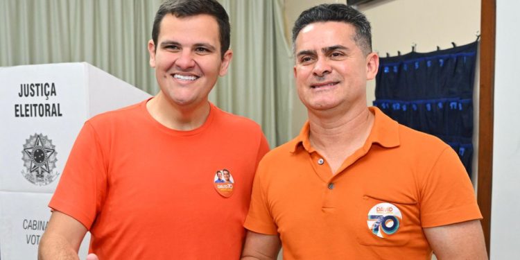 David Almeida lidera corrida à Prefeitura e agradece eleitores: “Eu tenho Deus e o povo como padrinhos”