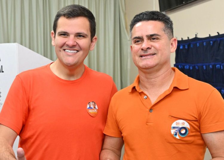 David Almeida lidera corrida à Prefeitura e agradece eleitores: “Eu tenho Deus e o povo como padrinhos”