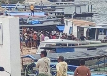 Criança de 2 anos cai da canoa e morre afogada no interior do Amazonas