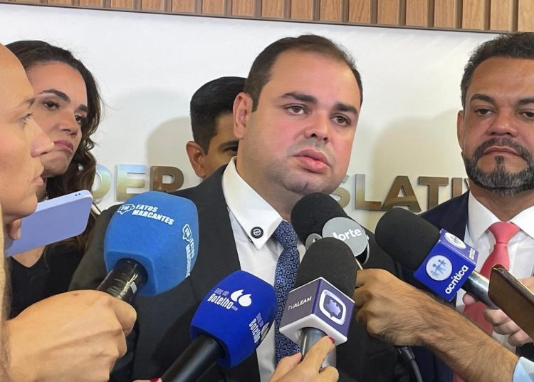 Uma vitória de Pirro é que alguns deputados amazonenses preconizaram ontem, ao dar apoio a Bob Cidade, para um improvável novo mandato à frente da Aleam
