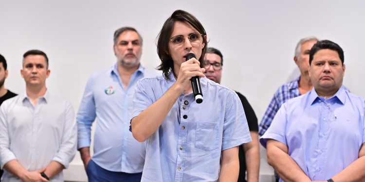 Amom anuncia apoio à chapa de Alberto Neto no segundo turno em Manaus