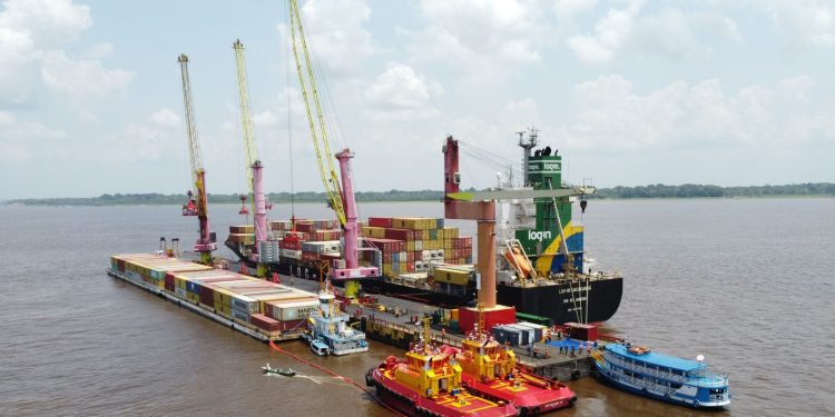 Operação emergencial já movimentou mais de 11 mil contêineres em Itacoatiara