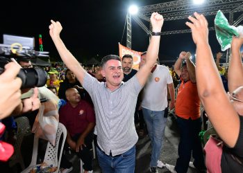 David rasga na linha da reta de chegada