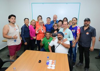 Força na peruca!!: Profissionais de Beleza fechados com o prefeito