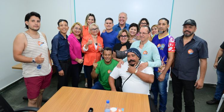 Força na peruca!!: Profissionais de Beleza fechados com o prefeito