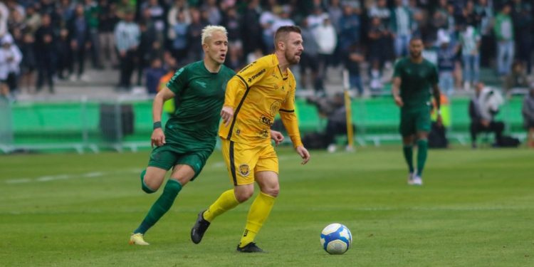 Série B: Amazonas perde confronto para o Coritiba por 3 a 1