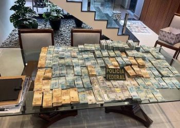 PF apreende R$ 3 milhões na casa de desembargador investigado por venda de sentença