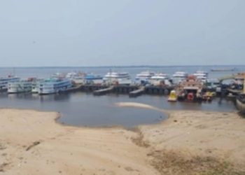 Rio Negro registra cota mínima em 122 anos