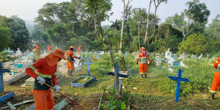 Cemitérios de Manaus devem atender mais de 300 mil visitantes no Dia de Finados