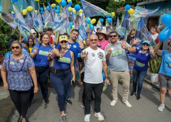 Em caminhada na Chapada, Coronel Menezes destaca principais compromissos da coligação para Manaus