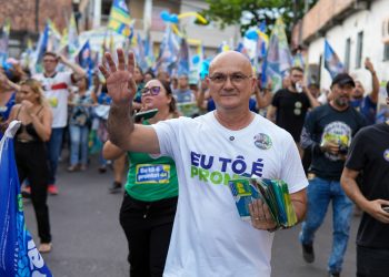 São José confirma apoio a Roberto Cidade e Coronel Menezes durante caminhada