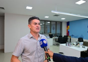 “Manaus não é laboratório de experiências”, alerta David Almeida sobre adversário