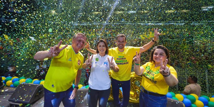 Bolsonaro e Michelle participam de grande evento em apoio ao Capitão Alberto Neto e Professora Maria do Carmo neste segundo turno