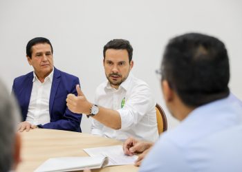 Alberto Neto e Maria do Carmo recebem profissionais da construção civil: ‘Manaus precisa ser desburocratizada