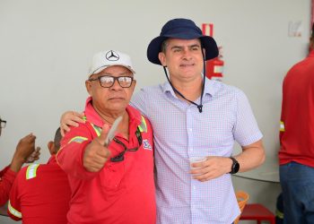 David Almeida visita Porto Chibatão e reforça compromisso em promover economia local