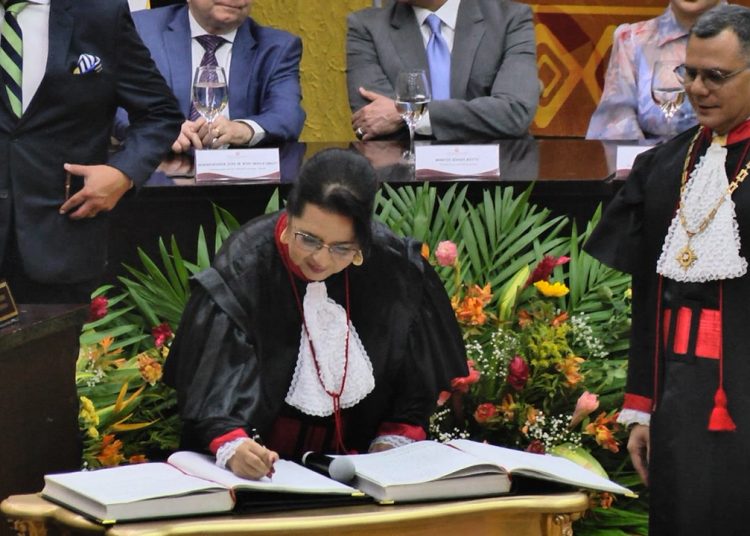 Posse Solene de Leda Mara Albuquerque como Procuradora-Geral de Justiça do Amazonas