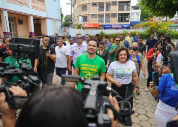 ‘Vamos devolver Manaus ao seu povo’; Alberto Neto e Maria do Carmo falam de esperança em domingo de eleição