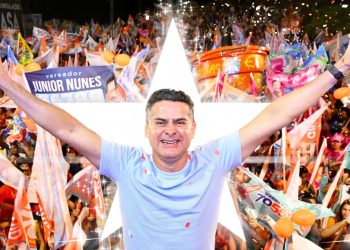 A estrela de David brilha de novo