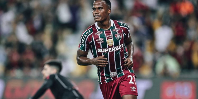 Fluminense vence o Flamengo e sobe na tabela do Brasileirão