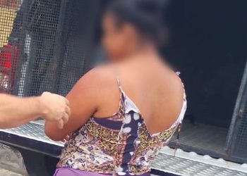Filha agride o pai idoso e o ameaça de morte com terçado no interior do Amazonas