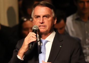 Bolsonaro diz que vai ‘jogar a toalha’ se continuar inelegível