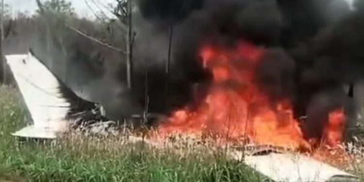 Avião é abatido pela Força Aérea e cai no interior do Amazonas