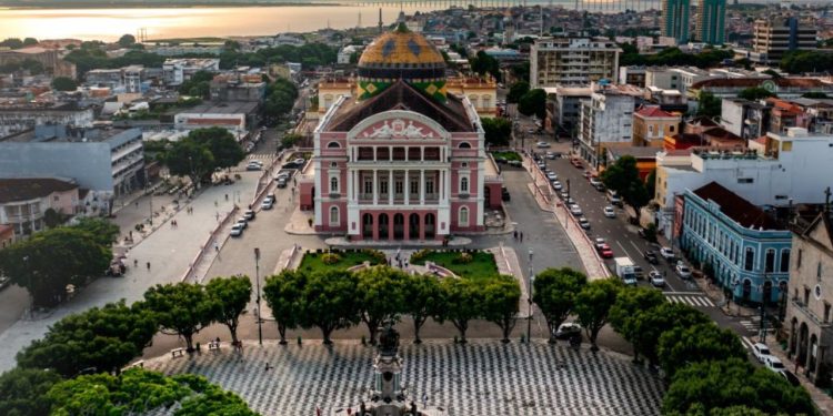 Veja o horário de funcionamento do comércio no feriado do aniversário de Manaus