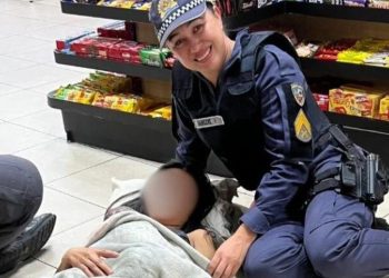 Bolsa estoura e mulher dá à luz dentro de loja de conveniência em Manaus