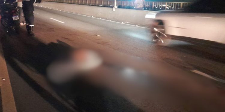 Motorista atropela morador de rua na Ponte Rio Negro e foge sem prestar socorro