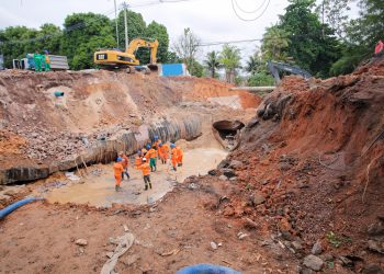 Em 48 horas de obra, Prefeitura de Manaus instala novas aduelas na avenida Mário Ypiranga Monteiro